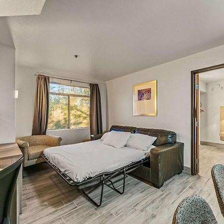 Chandler Perfect Location 1 Bedroom Bagian luar foto