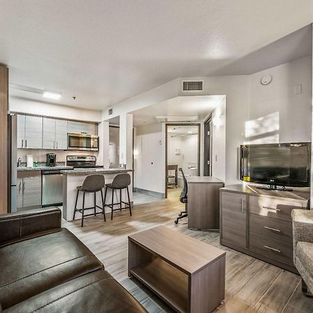Chandler Perfect Location 1 Bedroom Bagian luar foto
