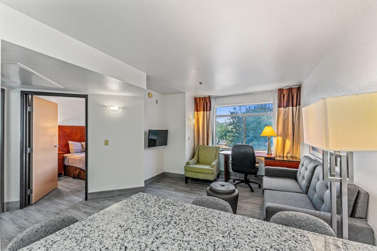 Chandler Perfect Location 1 Bedroom Bagian luar foto