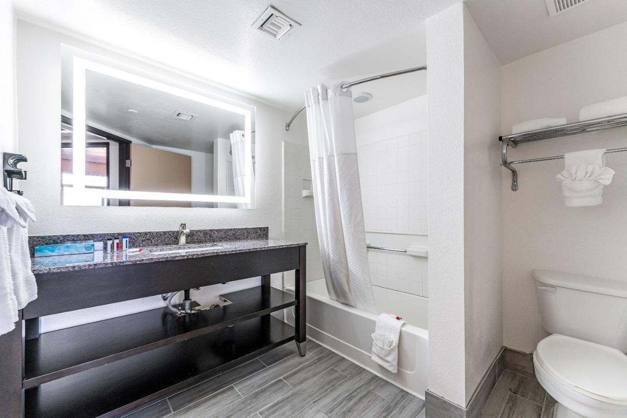 Chandler Perfect Location 1 Bedroom Bagian luar foto